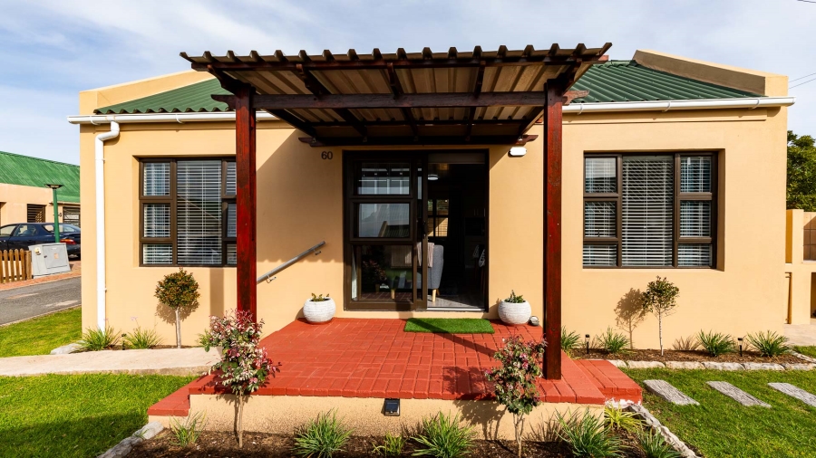 2 Bedroom Property for Sale in Stilbaai Wes Western Cape